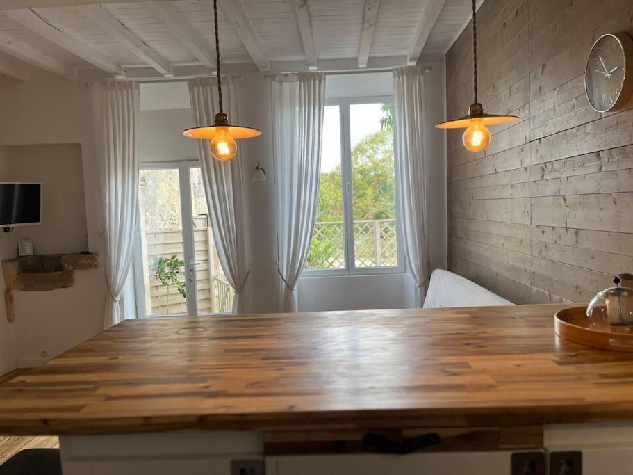 Beau Gite Dans Domaine Viticole & Arboricole Cursan エクステリア 写真