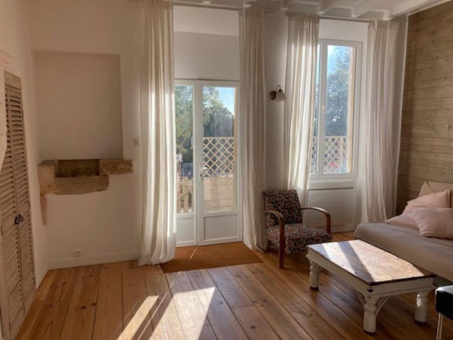 Beau Gite Dans Domaine Viticole & Arboricole Cursan エクステリア 写真